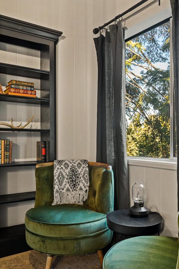 Romantic & Family Friendly Chalet In The Woods เลคแอร์โรว์เฮด ภายนอก รูปภาพ