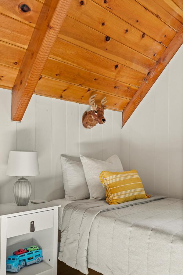 Romantic & Family Friendly Chalet In The Woods เลคแอร์โรว์เฮด ภายนอก รูปภาพ