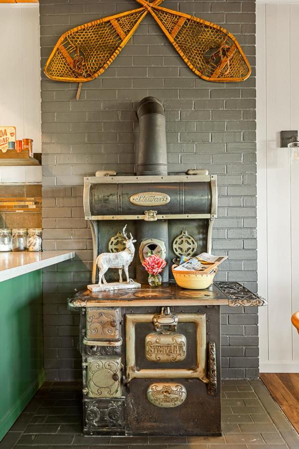 Romantic & Family Friendly Chalet In The Woods เลคแอร์โรว์เฮด ภายนอก รูปภาพ