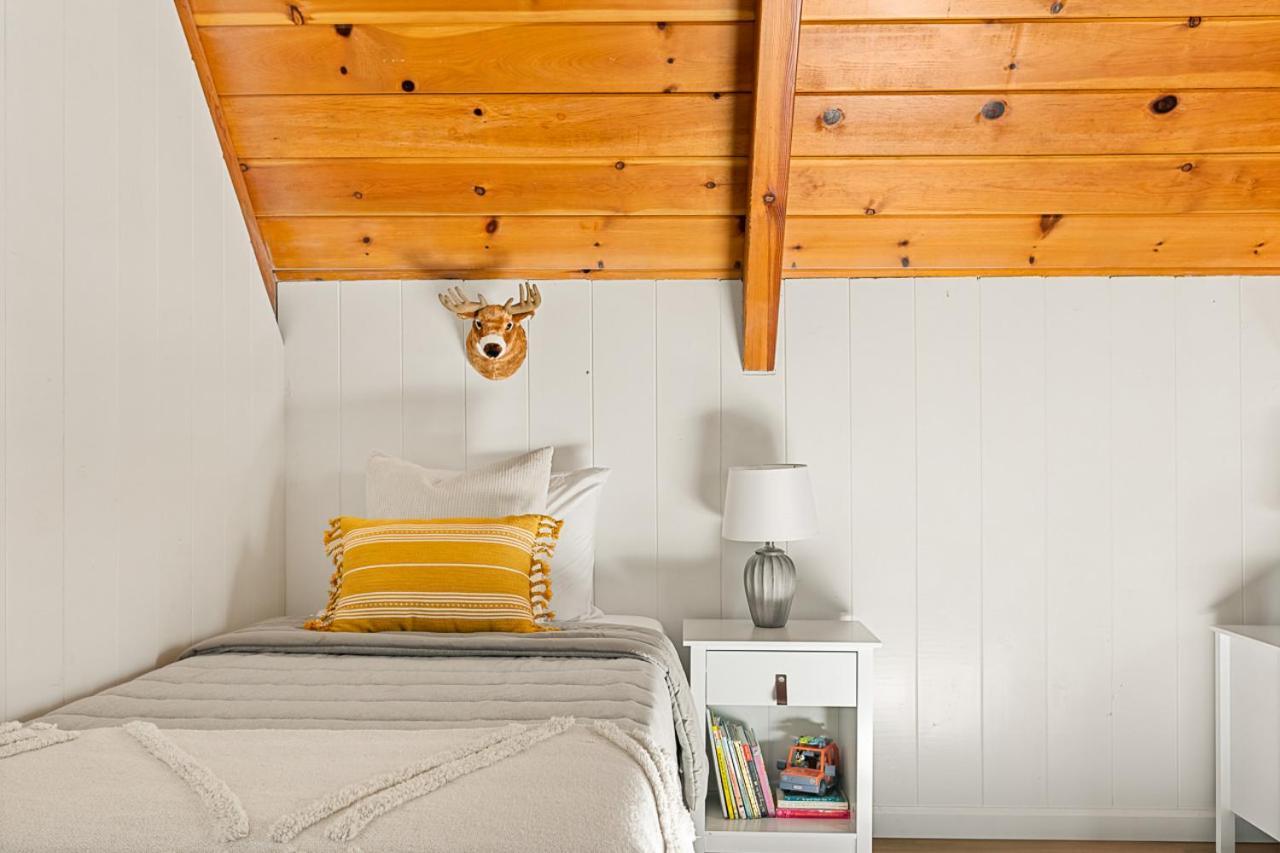 Romantic & Family Friendly Chalet In The Woods เลคแอร์โรว์เฮด ภายนอก รูปภาพ